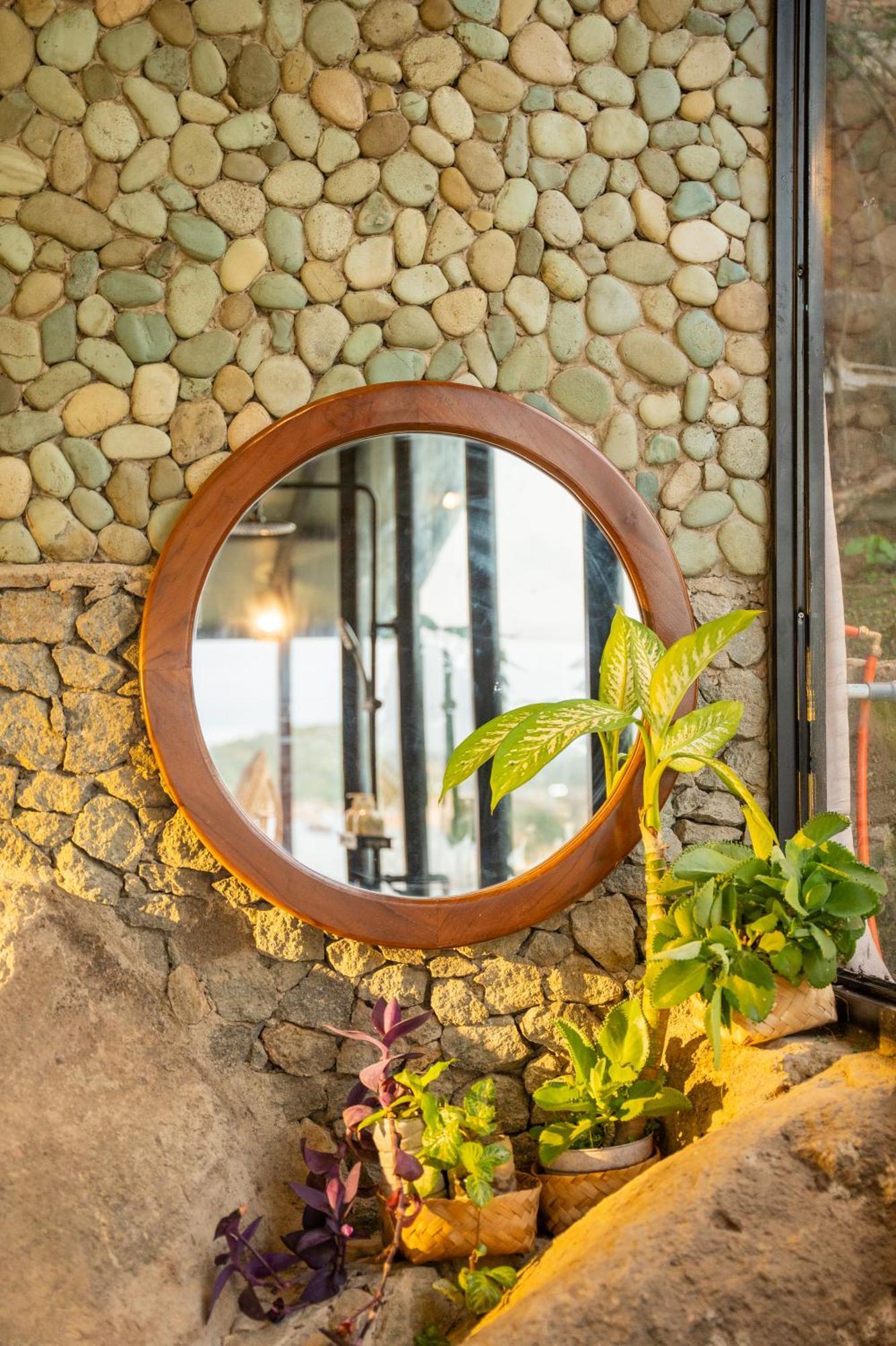 Selini Hills Hotel Labuan Bajo Exterior photo