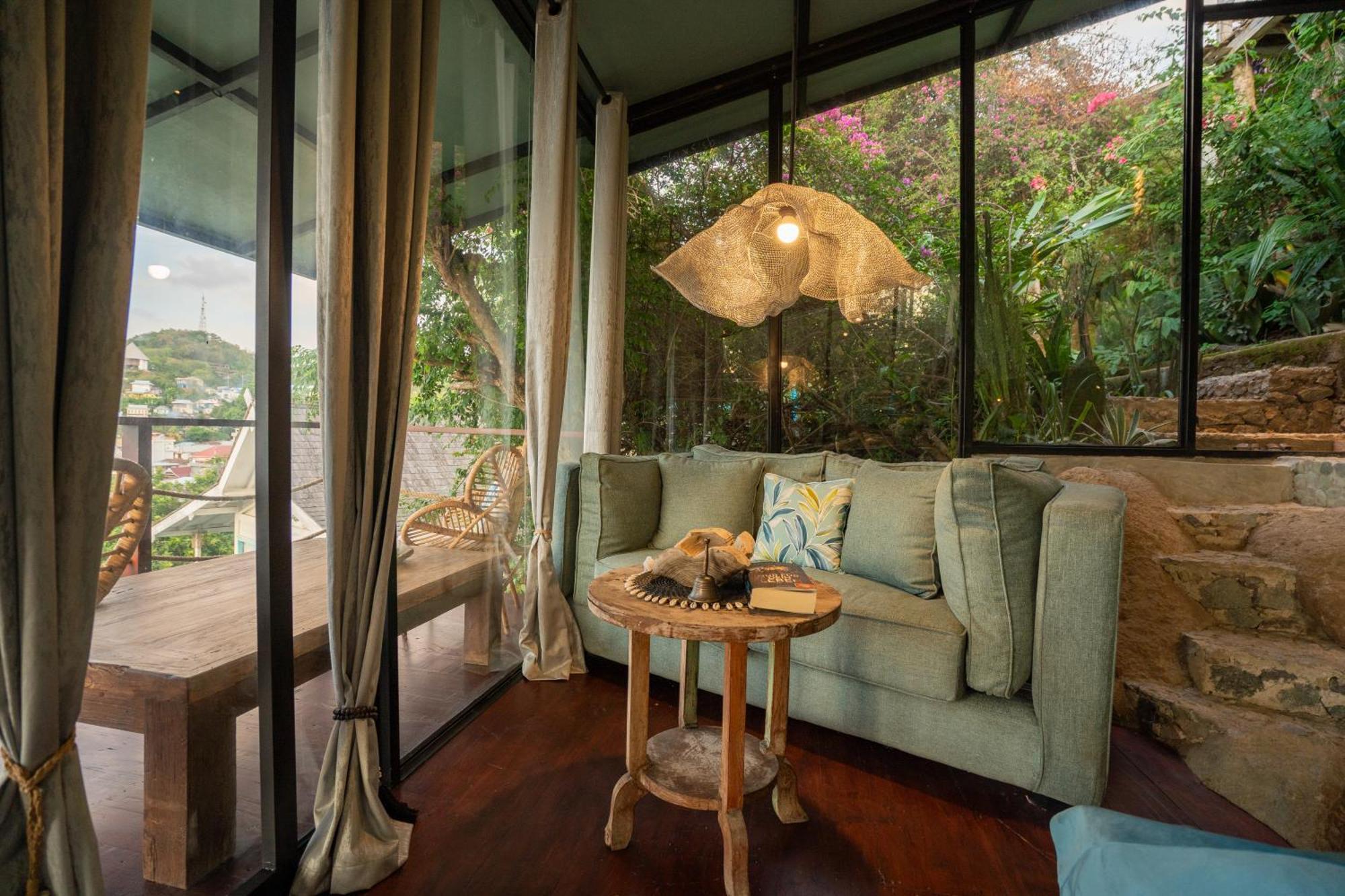 Selini Hills Hotel Labuan Bajo Exterior photo