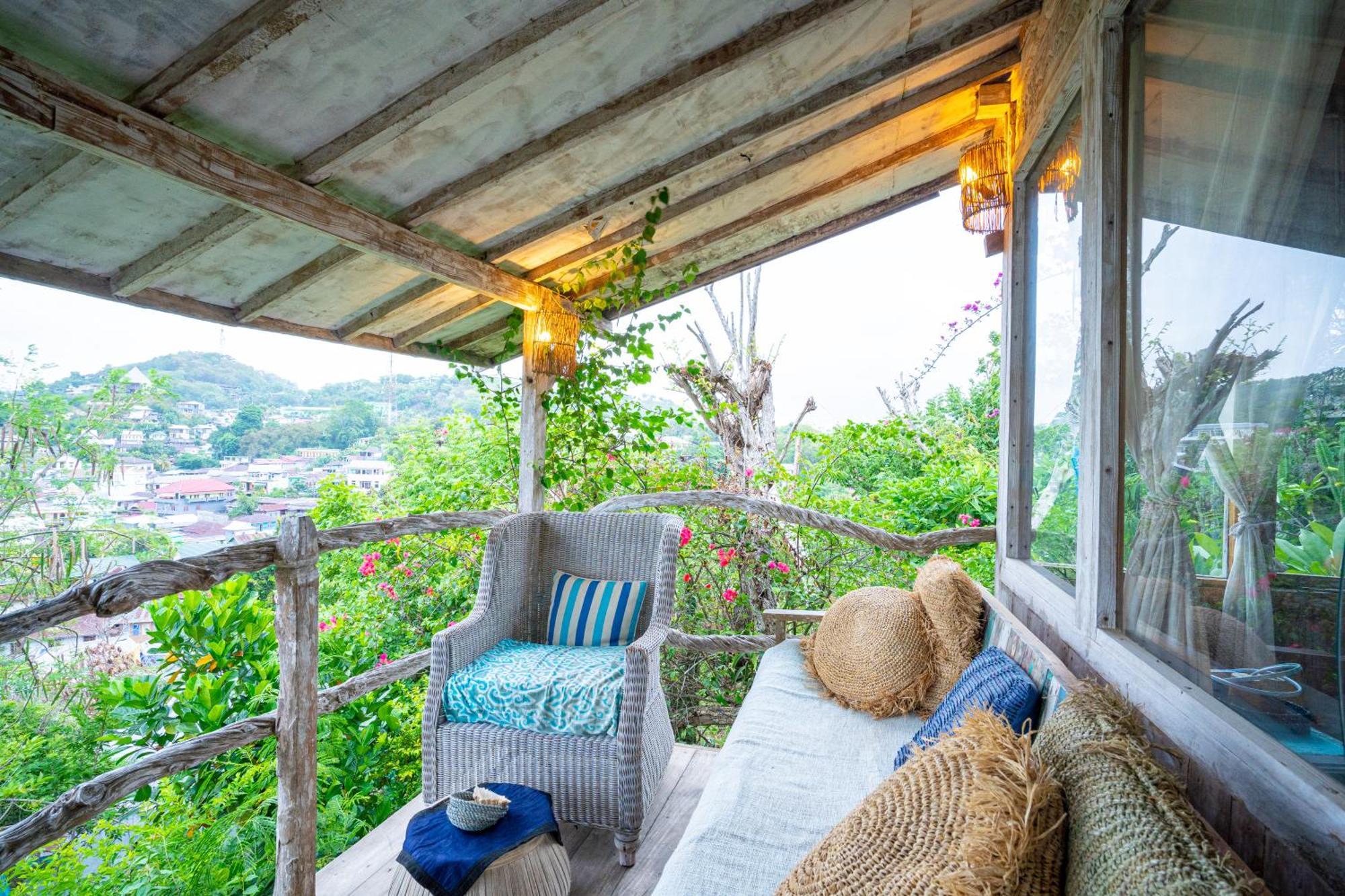 Selini Hills Hotel Labuan Bajo Exterior photo